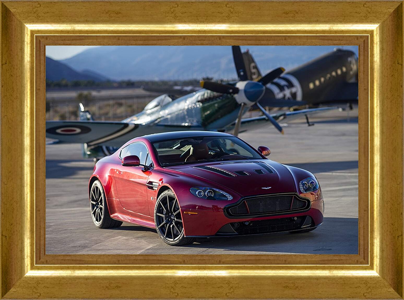 Картина в раме - Aston Martin и самолет