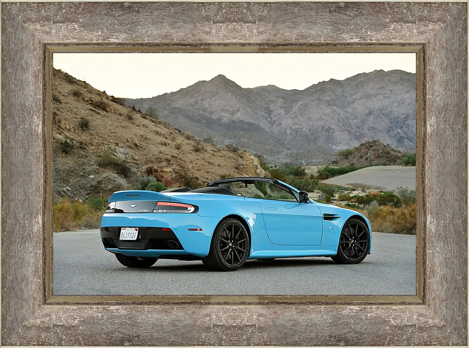 Картина в раме - Aston Martin