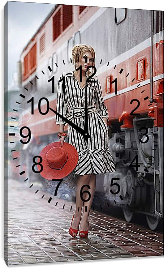 Часы картина - У поезда