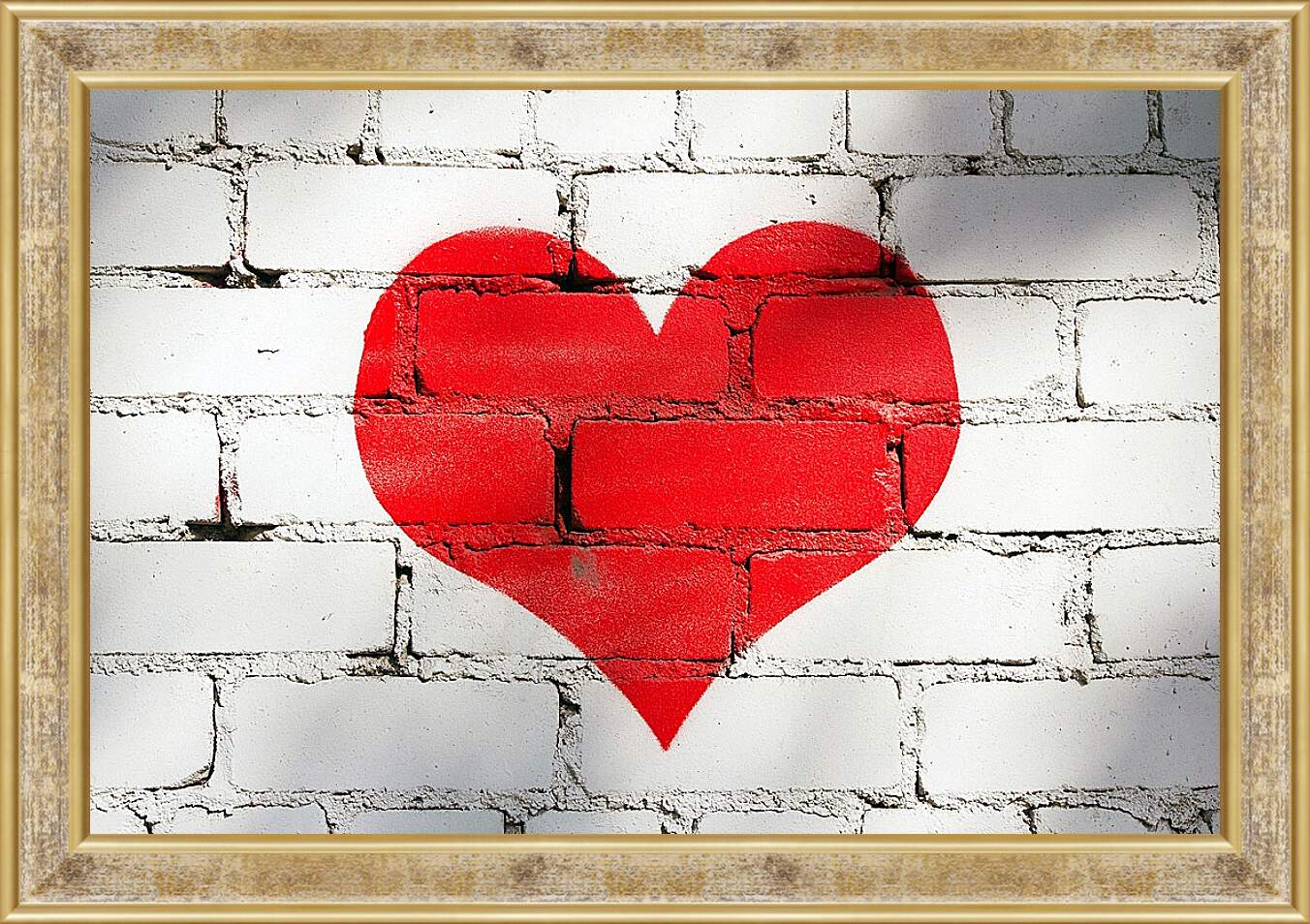 Картина в раме - Сердце на кирпичной стене