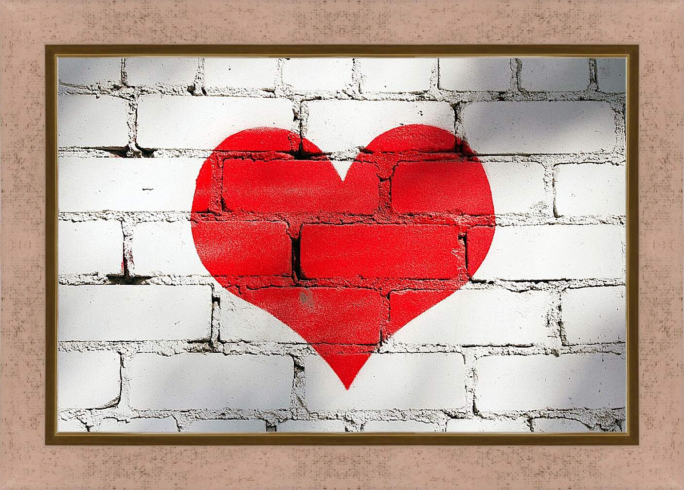 Картина в раме - Сердце на кирпичной стене