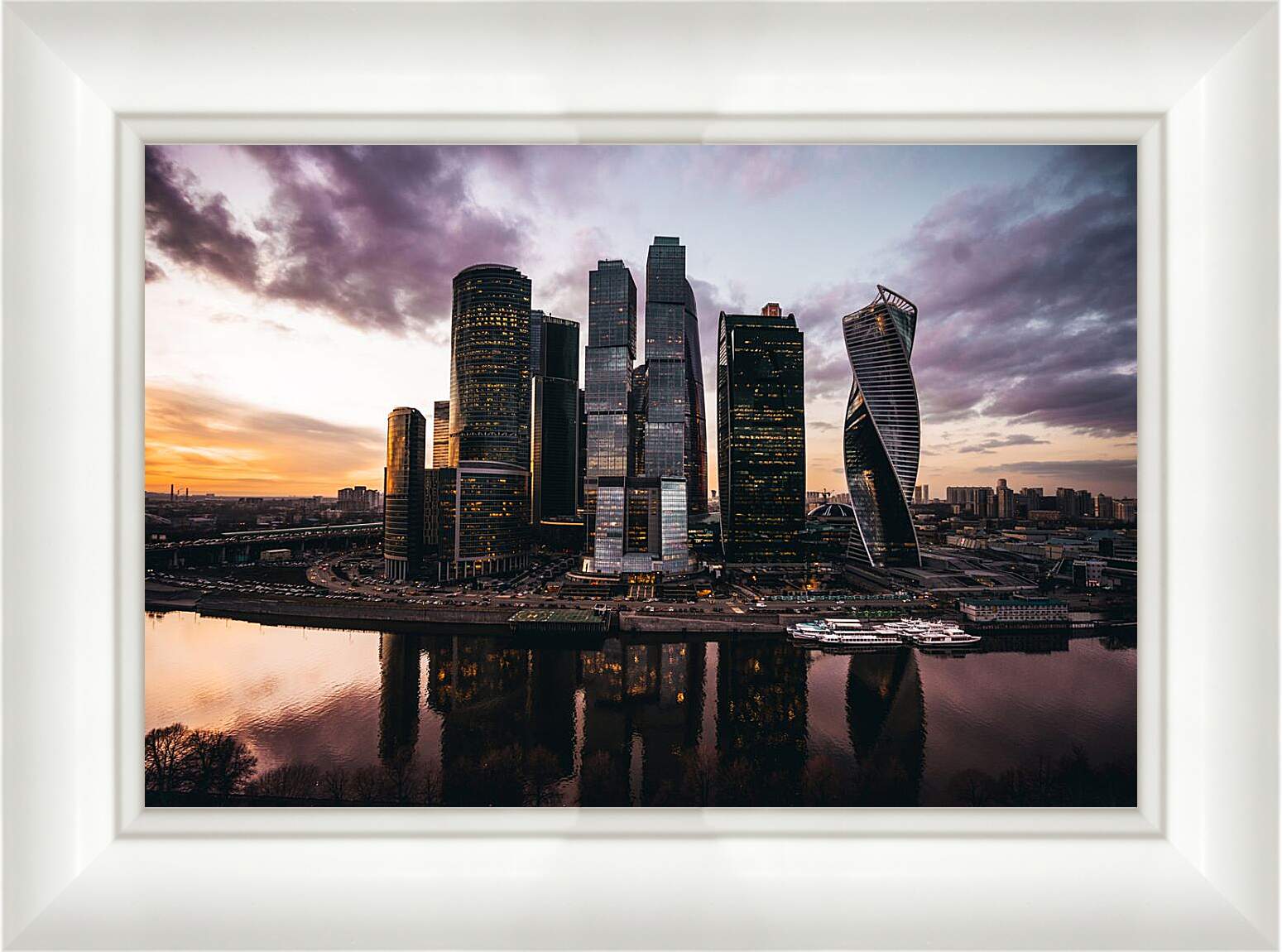Картина в раме - Москва Сити вид с набережной