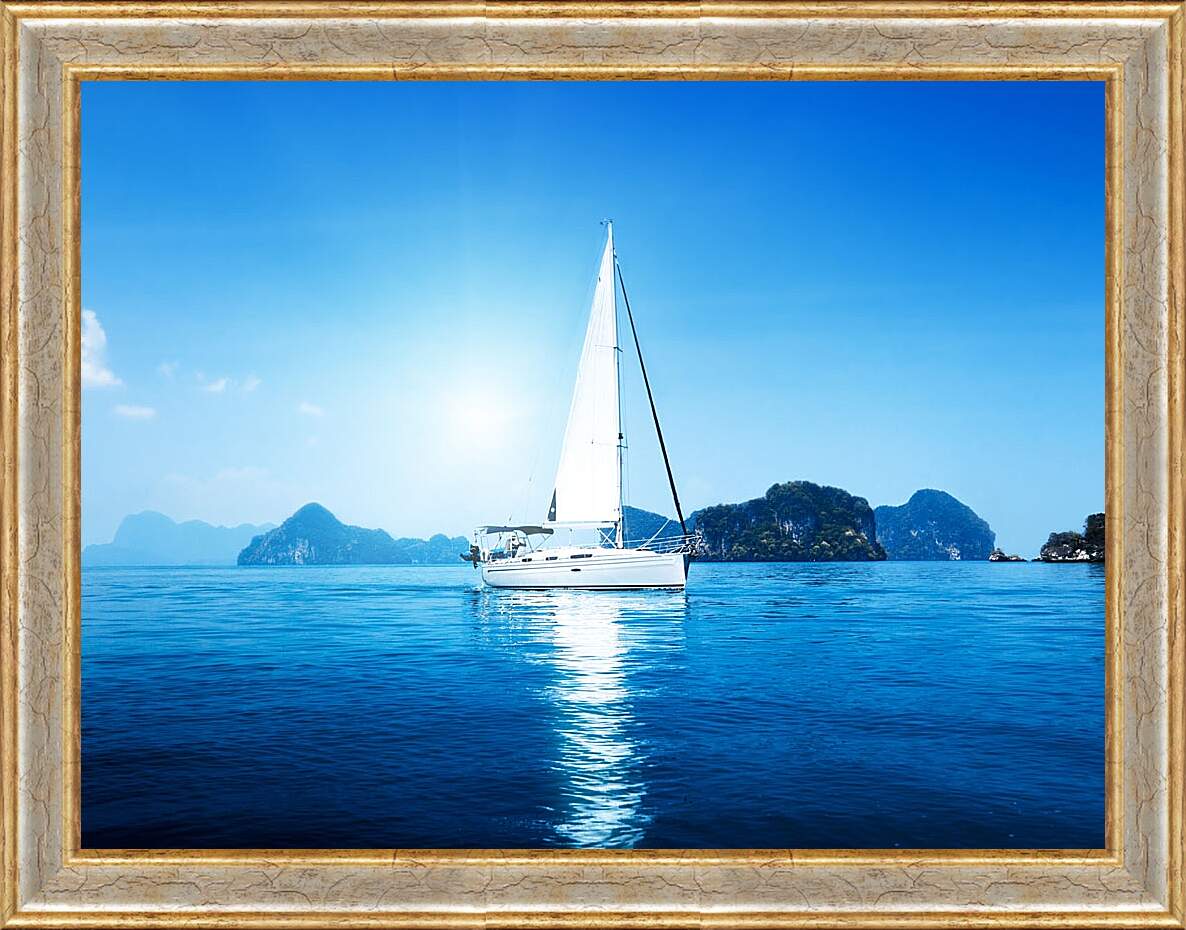 Картина в раме - Яхта в море