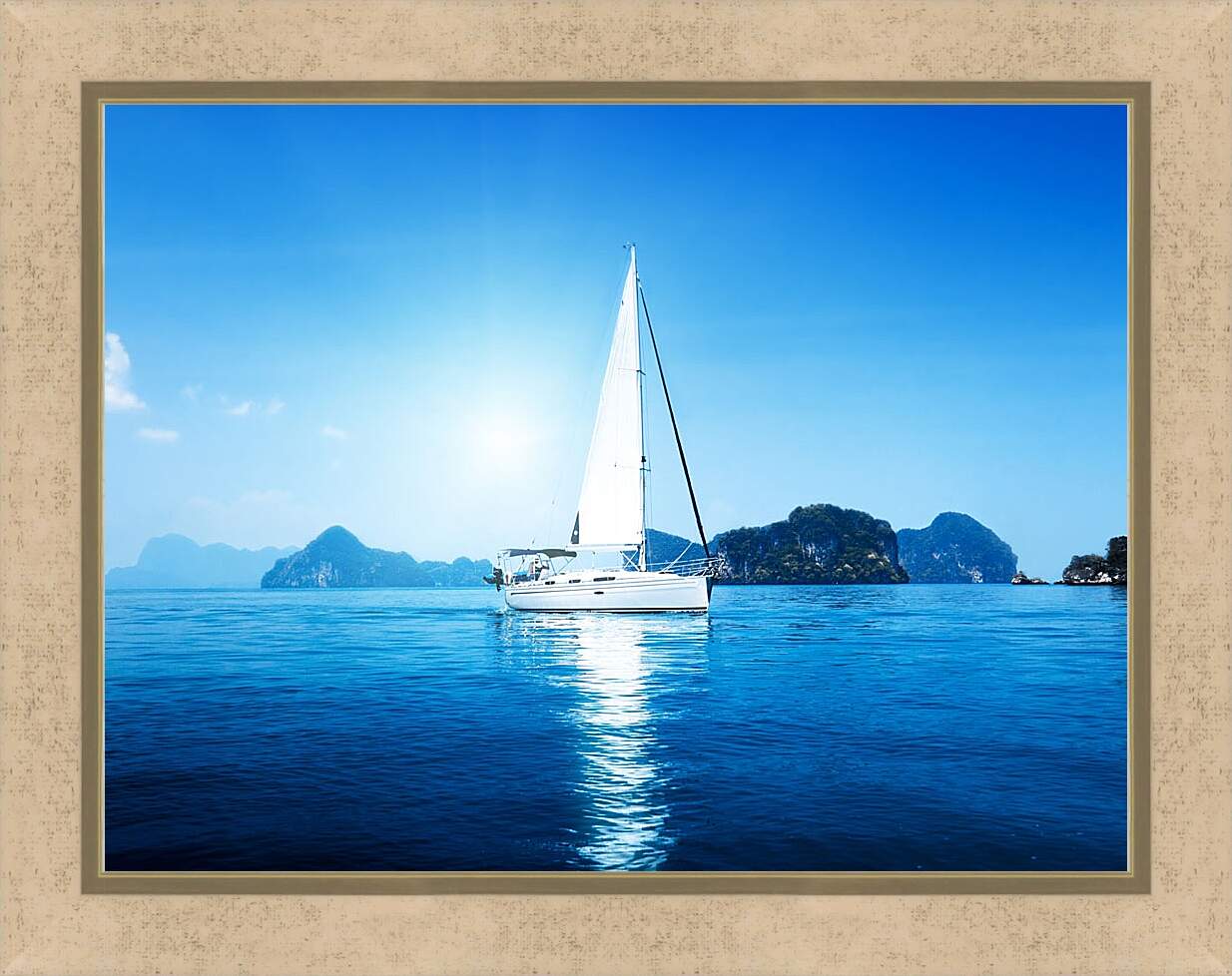 Картина в раме - Яхта в море