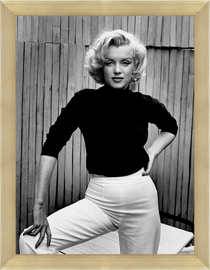 Картина в раме - Мерилин Монро в белых брюках  (Marilyn Monroe)