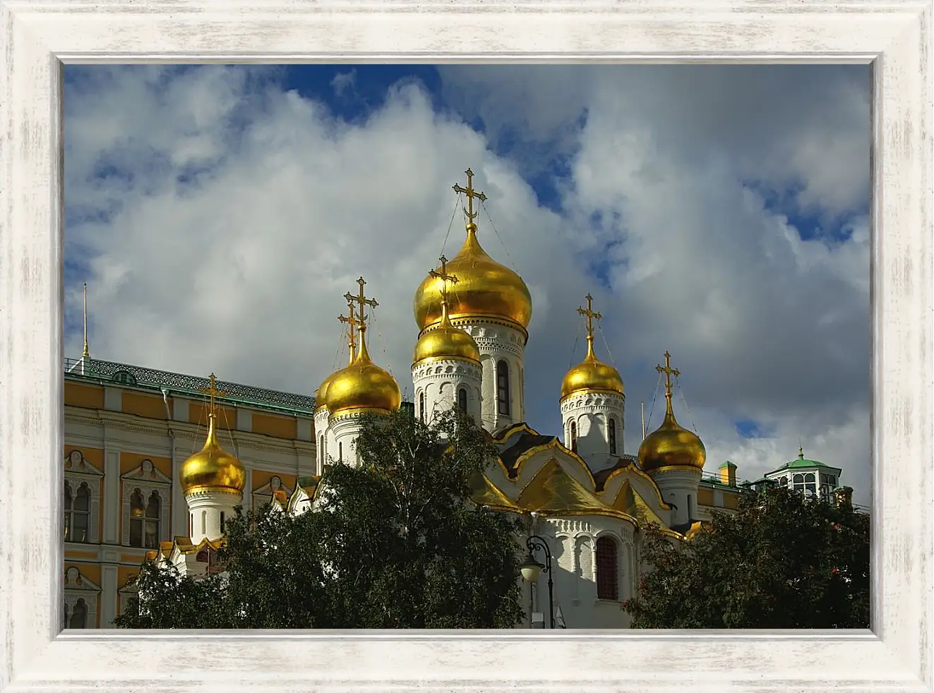 Картина в раме - Храм Москва