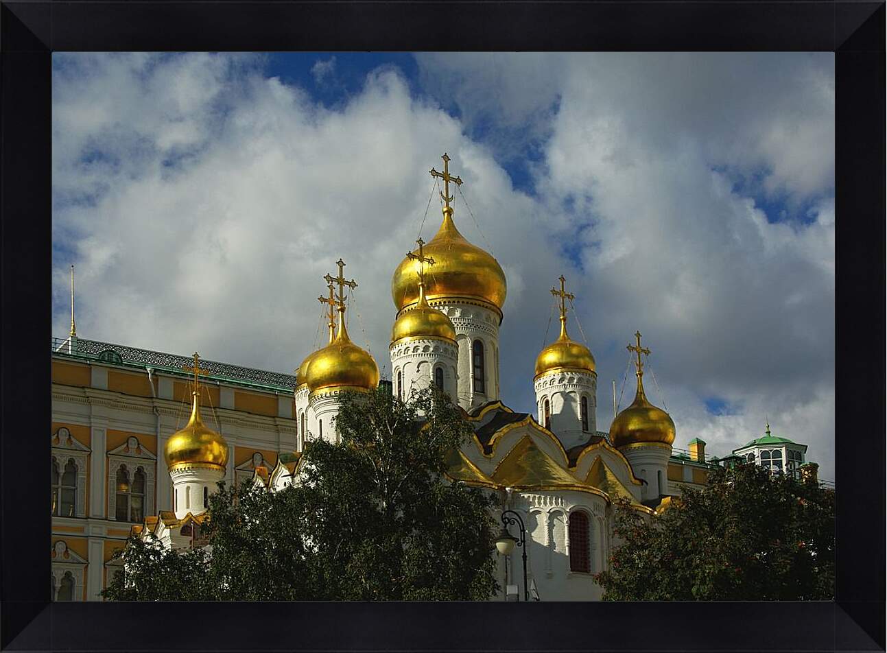Картина в раме - Храм Москва