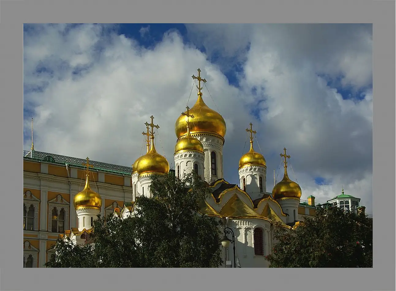 Картина в раме - Храм Москва