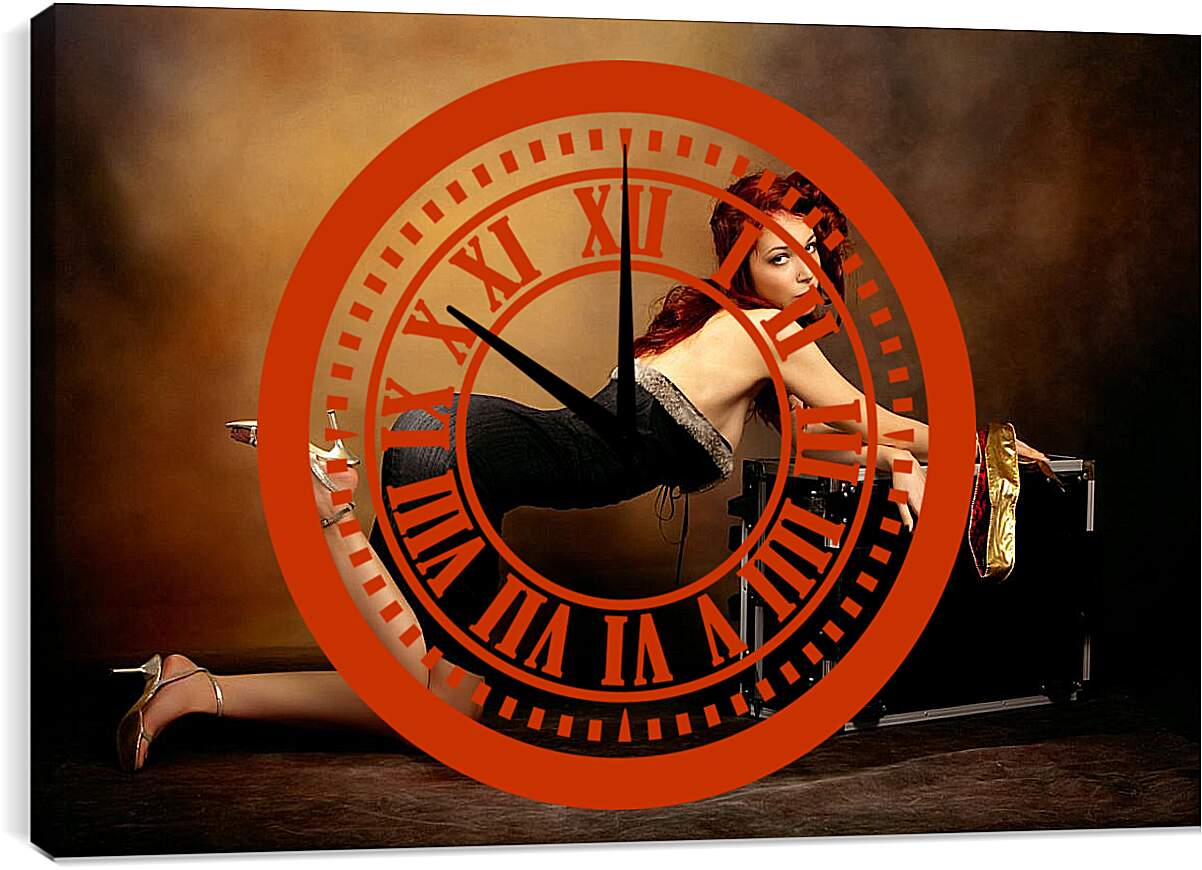 Часы картина - Рыжая девушка на чемодане
