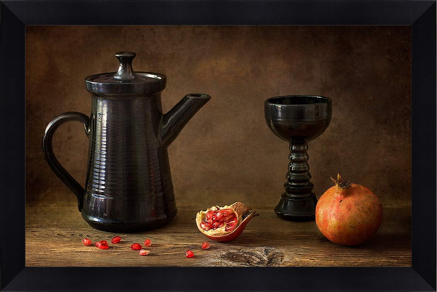 Картина в раме - Гранат и чайник