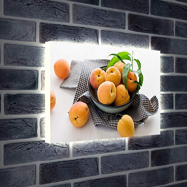 Лайтбокс световая панель - Абрикосы с листьями в тарелке