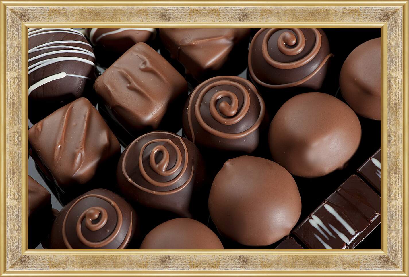 Картина в раме - Шоколадные конфеты