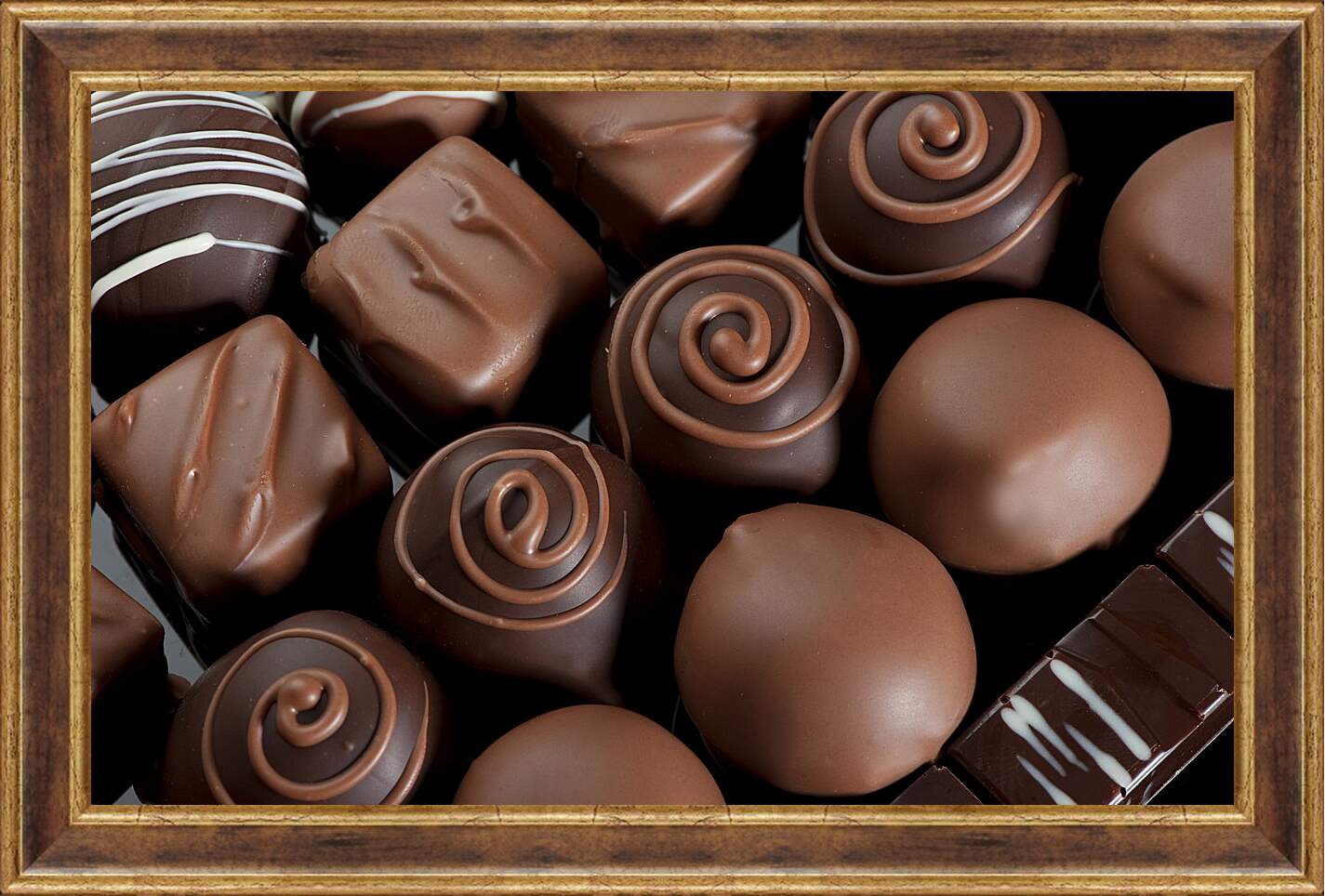 Картина в раме - Шоколадные конфеты
