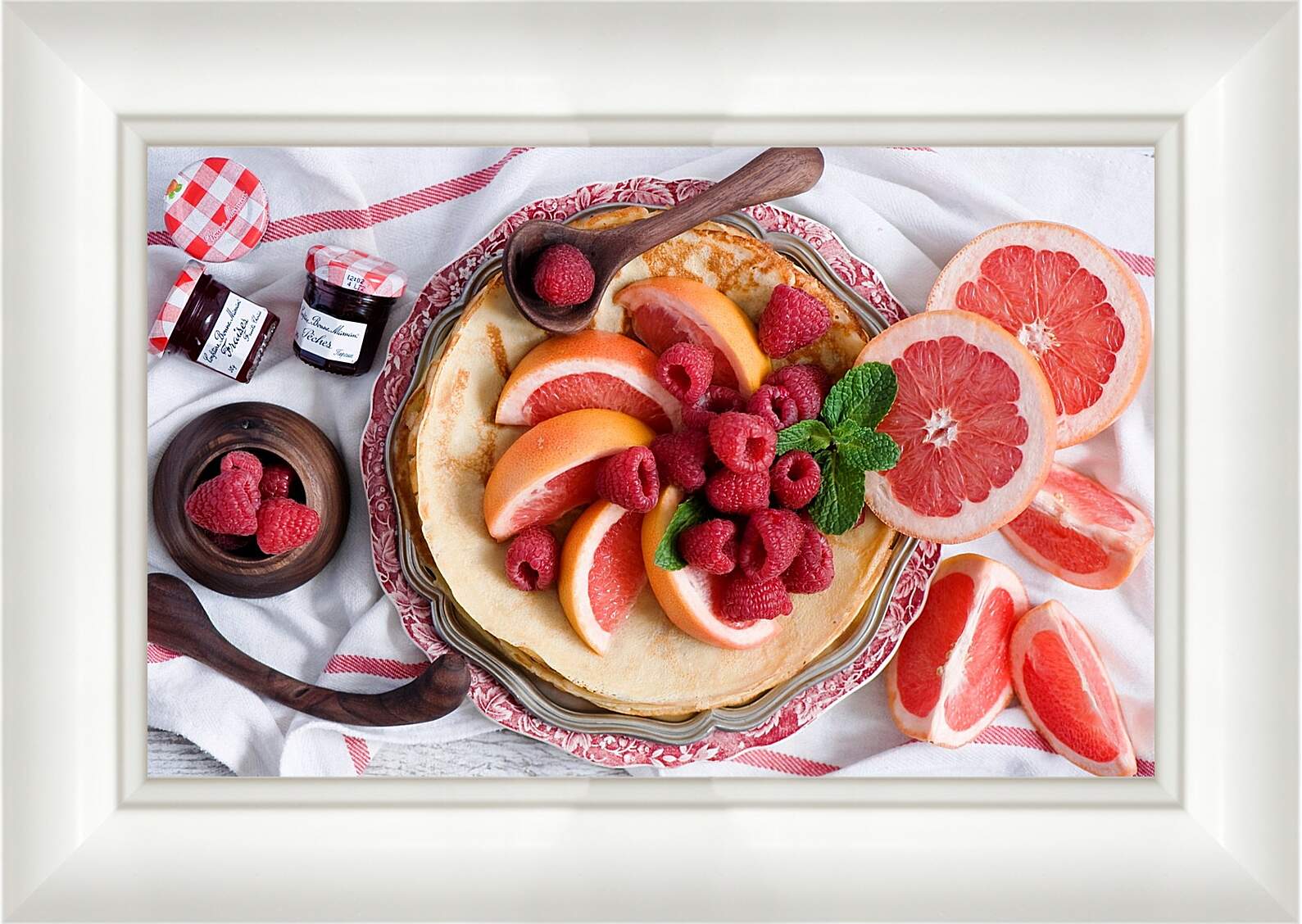 Картина в раме - Блины, грейпфрут и малина