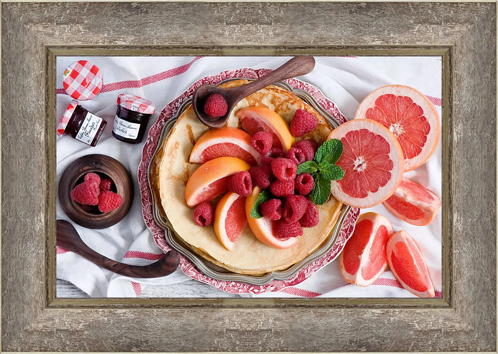 Картина в раме - Блины, грейпфрут и малина