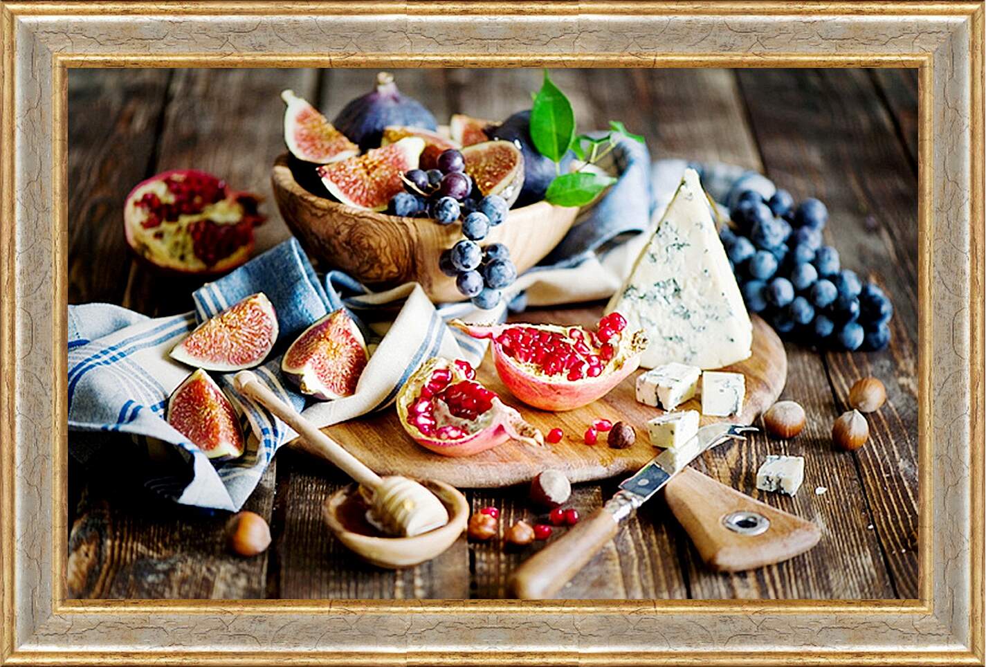 Картина в раме - Гранат, орехи и виноград