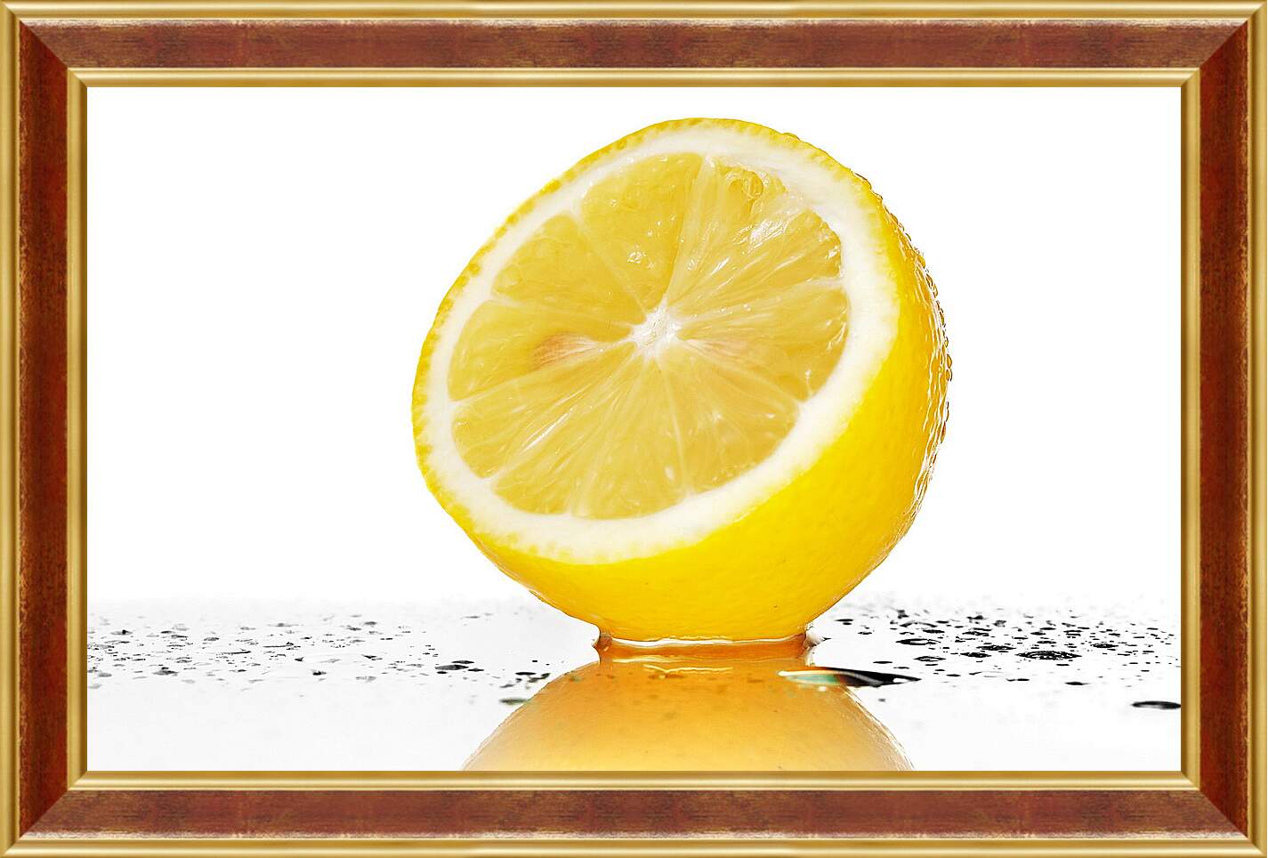 Картина в раме - Половина лимона на зеркальном столе