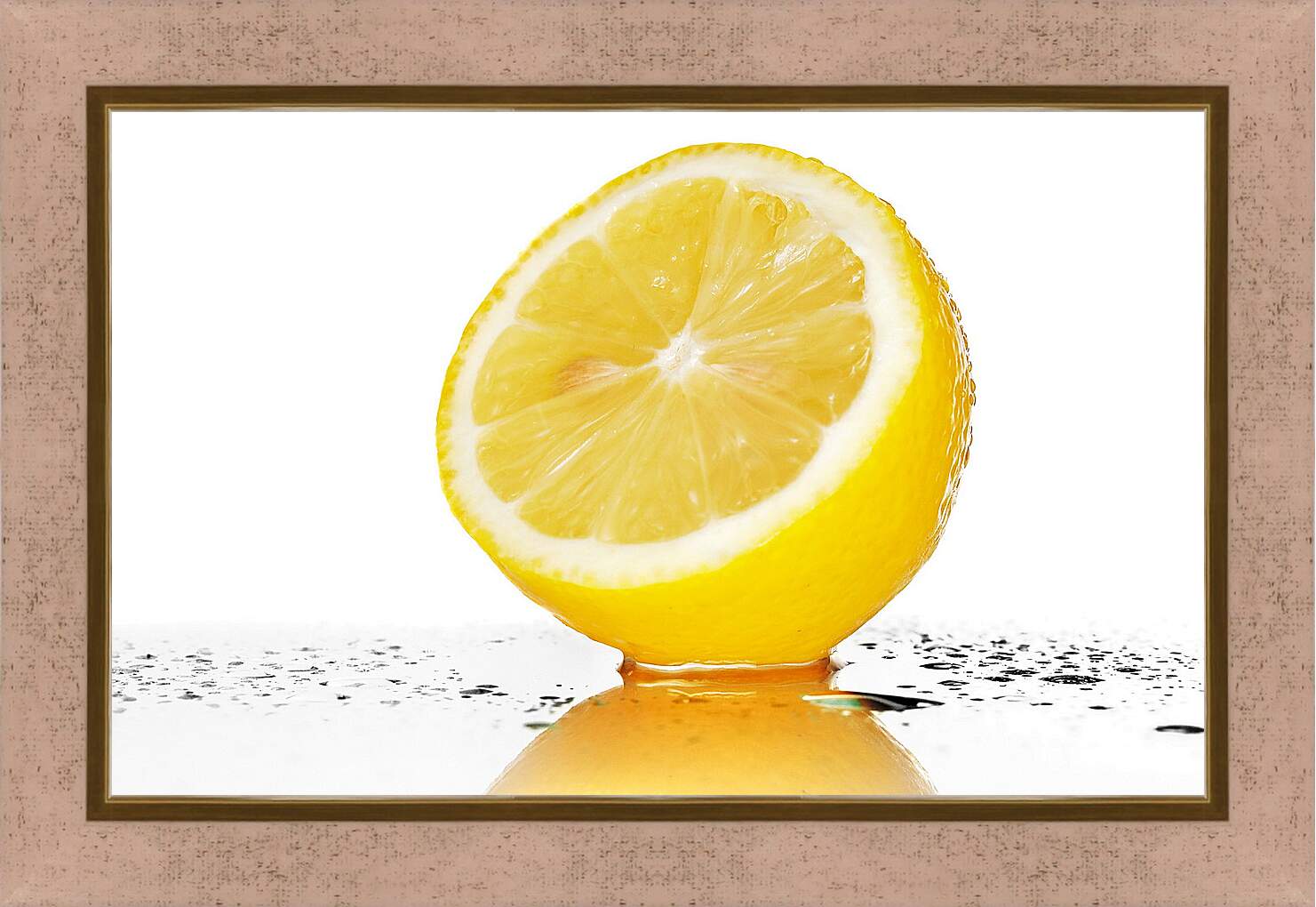 Картина в раме - Половина лимона на зеркальном столе