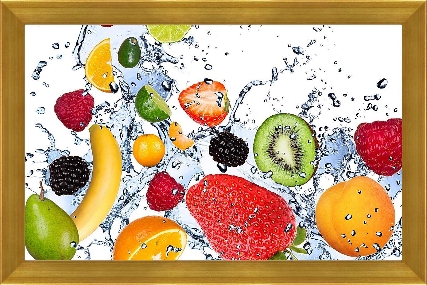 Картина в раме - Целые и половинки фруктов и ягоды на фоне брызг воды