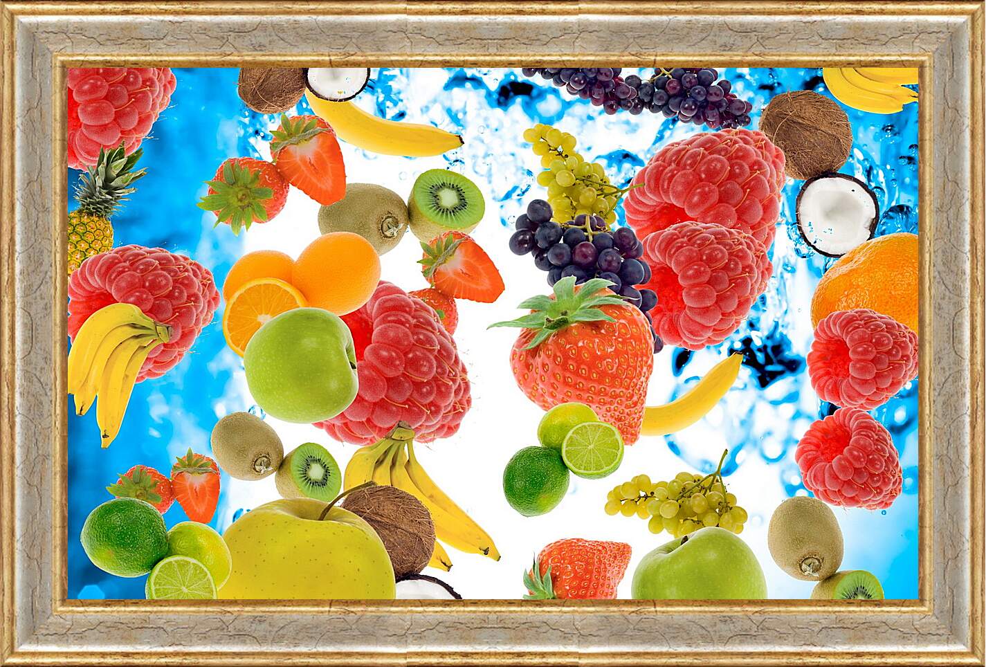 Картина в раме - Фрукты и ягоды на фоне воды