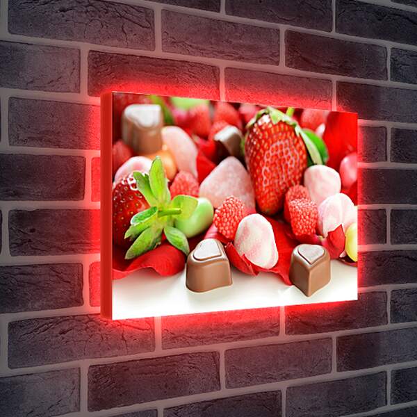 Лайтбокс световая панель - Клубника и два кусочка шоколада в виде сердечка