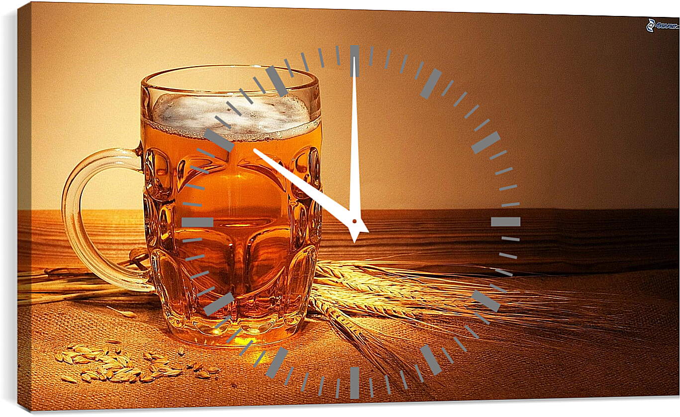 Часы картина - Кружка пива и колоски хлеба на столе