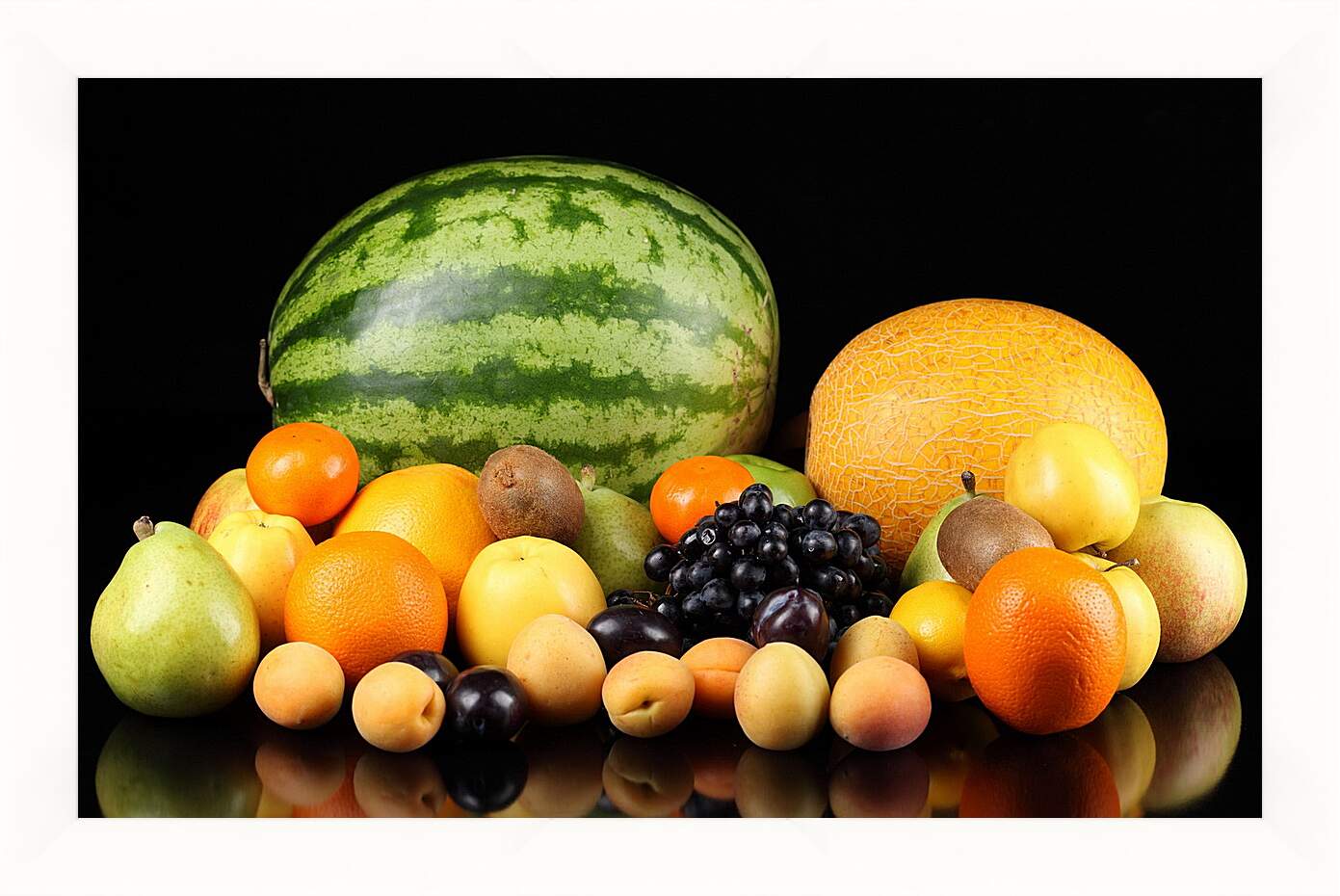Картина в раме - Арбуз, дыня и фрукты на столе