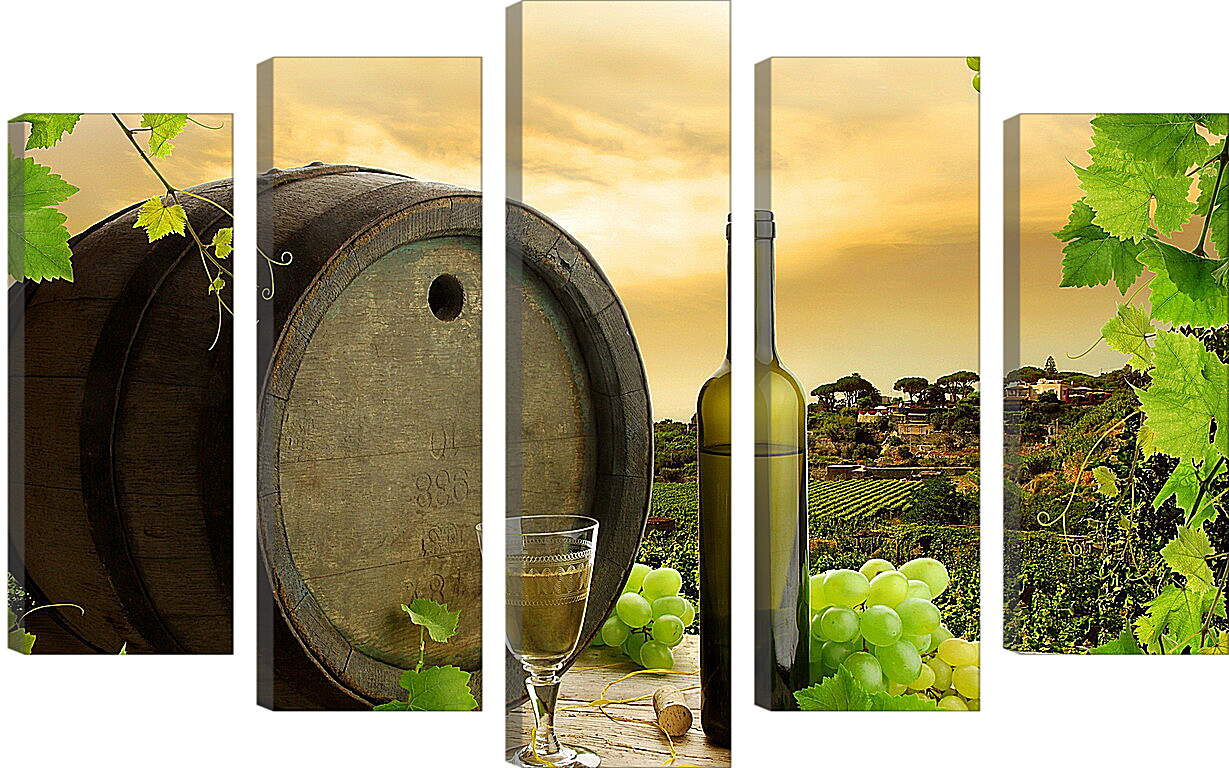 Модульная картина - Виноградная плантация и бокал вина с бутылкой на столе