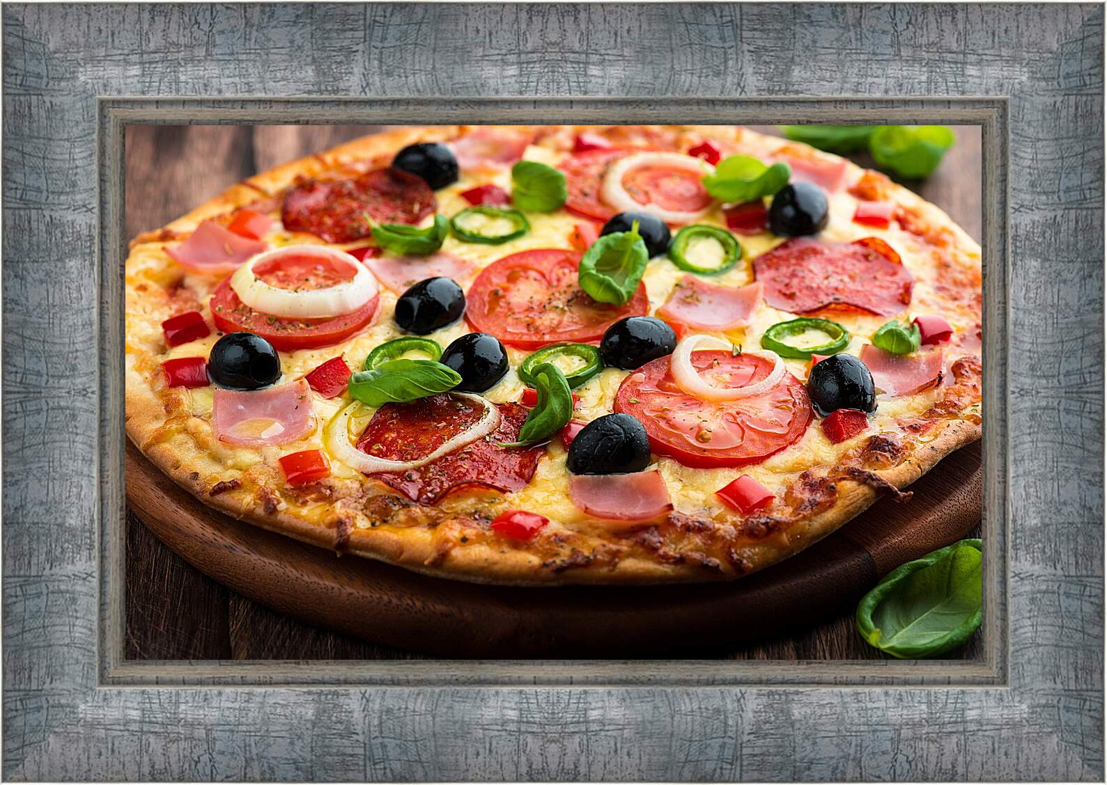 Картина в раме - Пицца с оливками и ветчиной