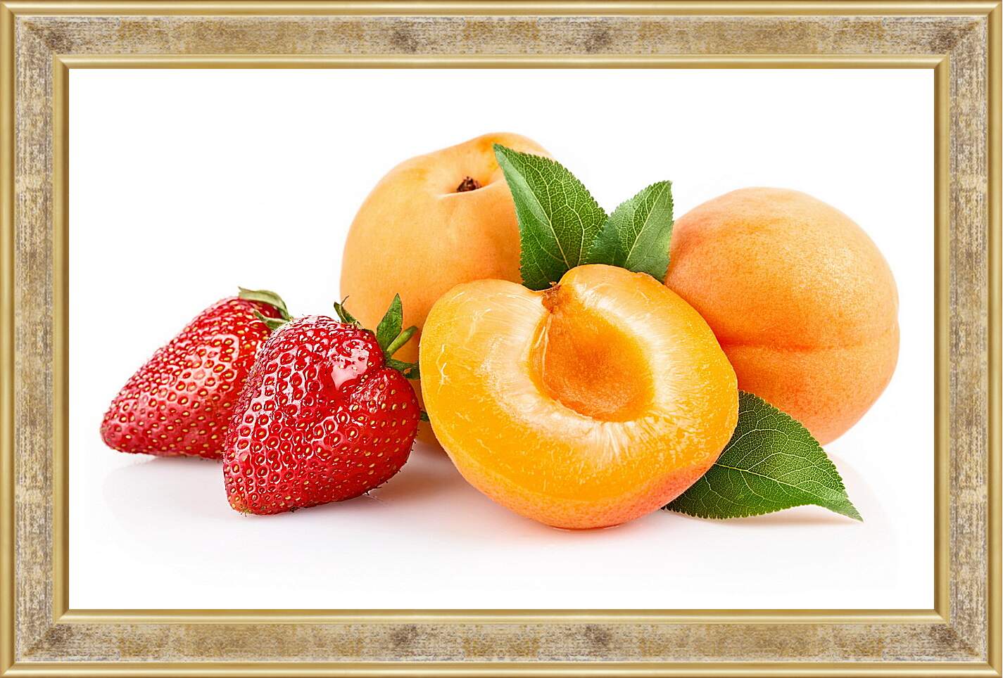 Картина в раме - Две клубники и персики