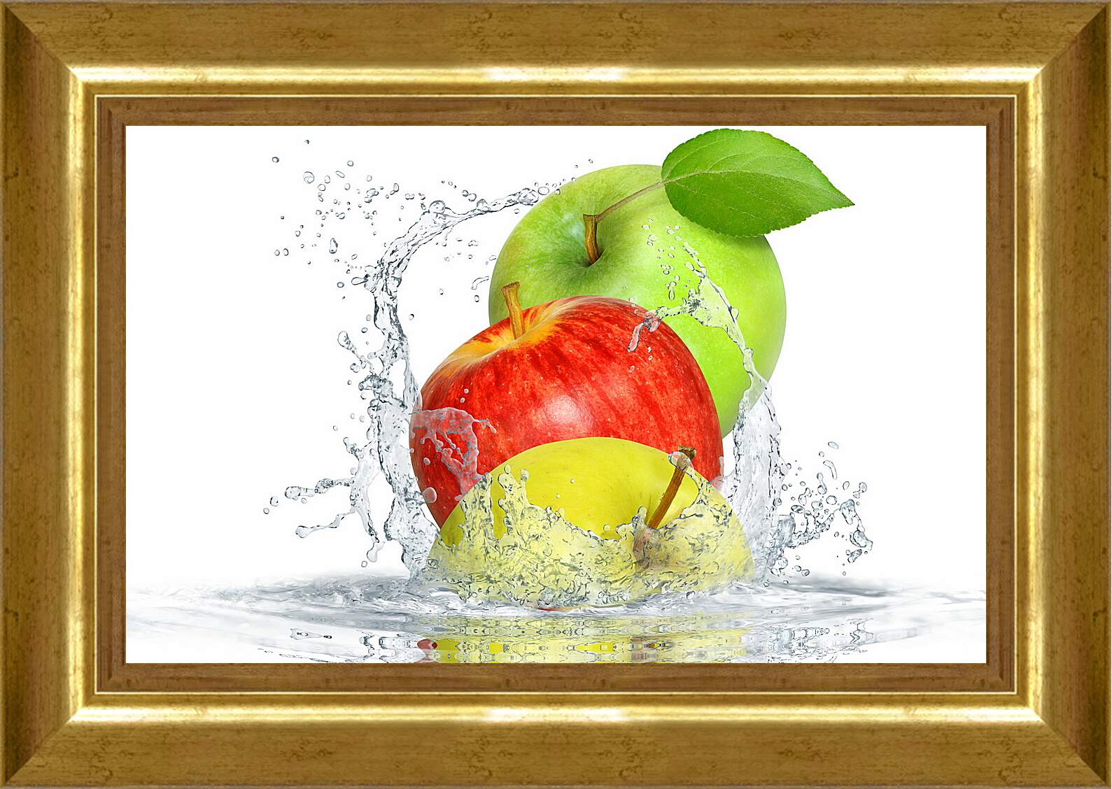 Картина в раме - Три яблока, зелёного, красного и жёлтого цвета