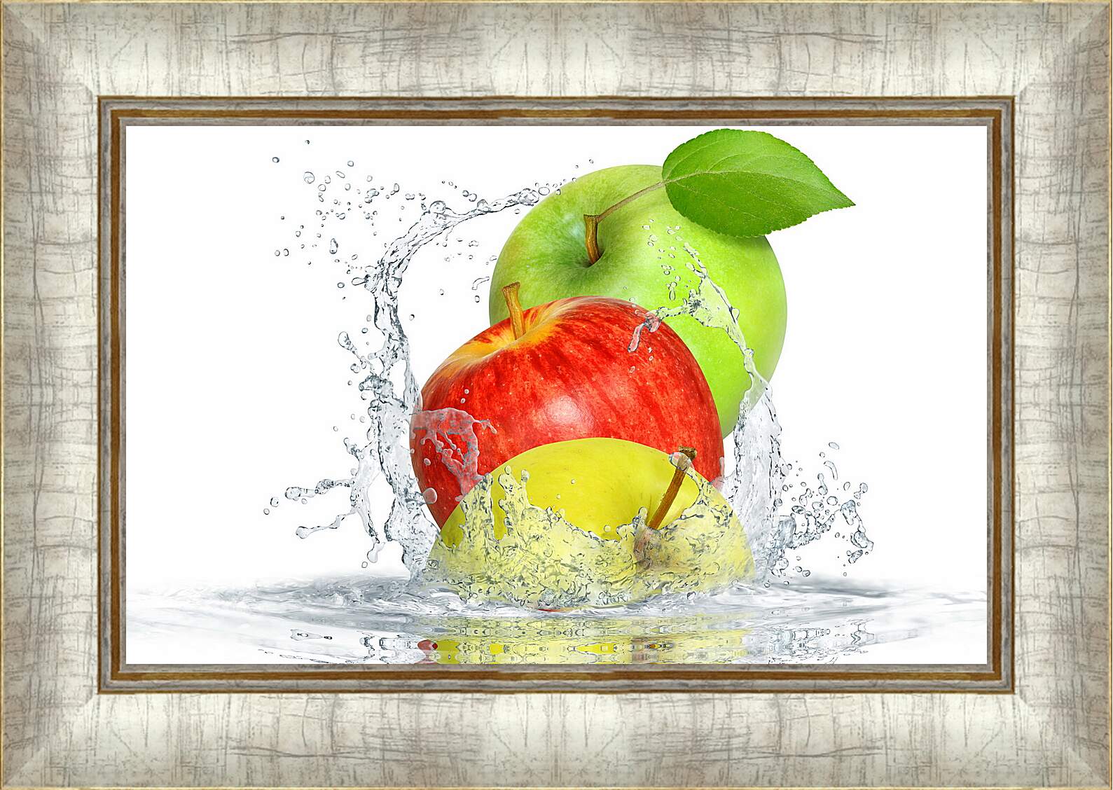 Картина в раме - Три яблока, зелёного, красного и жёлтого цвета