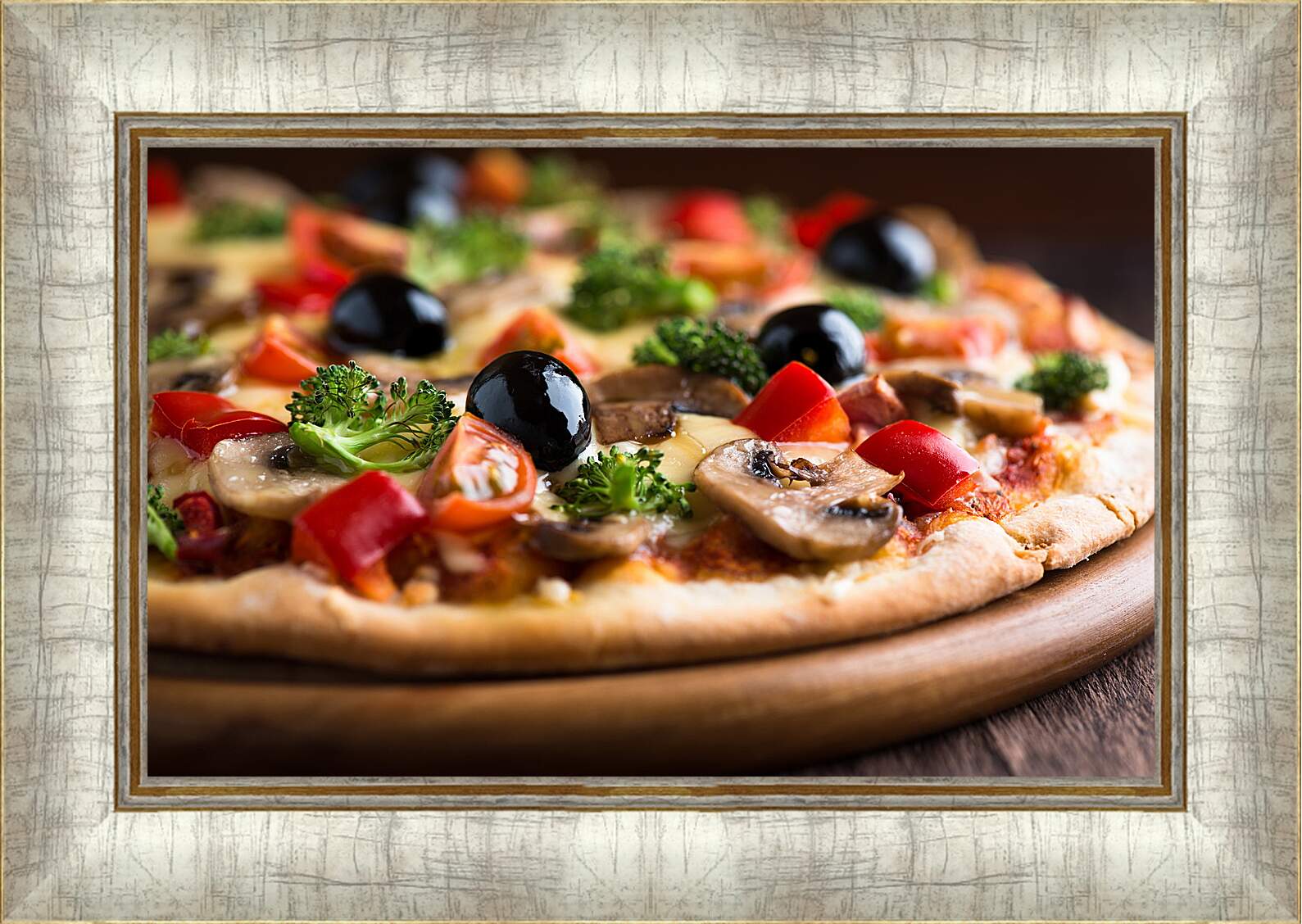 Картина в раме - Пицца с оливками и грибами
