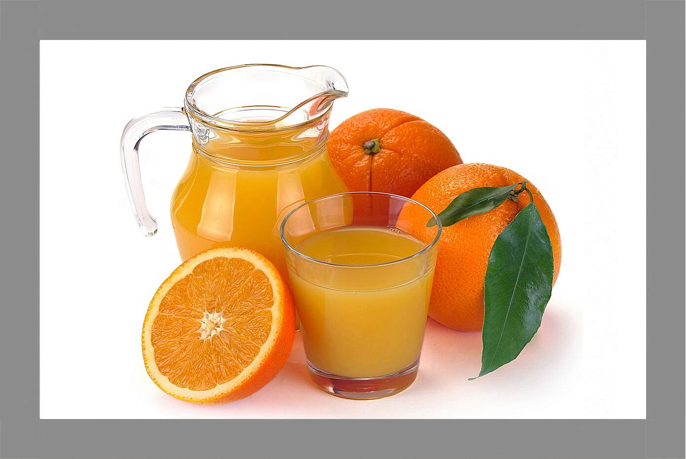 Картина в раме - Кувшин и стакан апельсинового сока