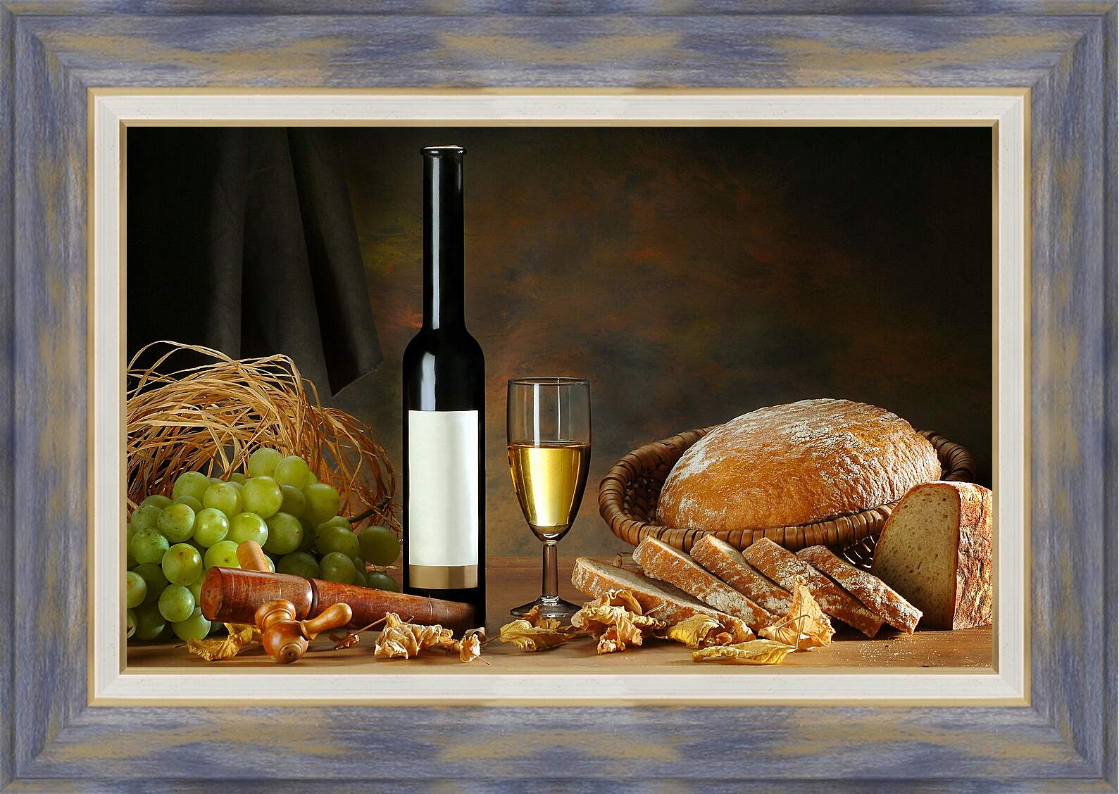 Картина в раме - Бутылка вина, бокал вина, хлеб и виноград
