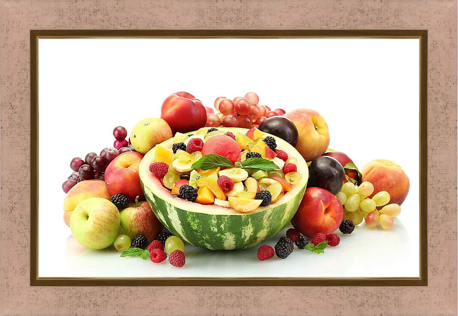 Картина в раме - Ассорти ягод и фруктов