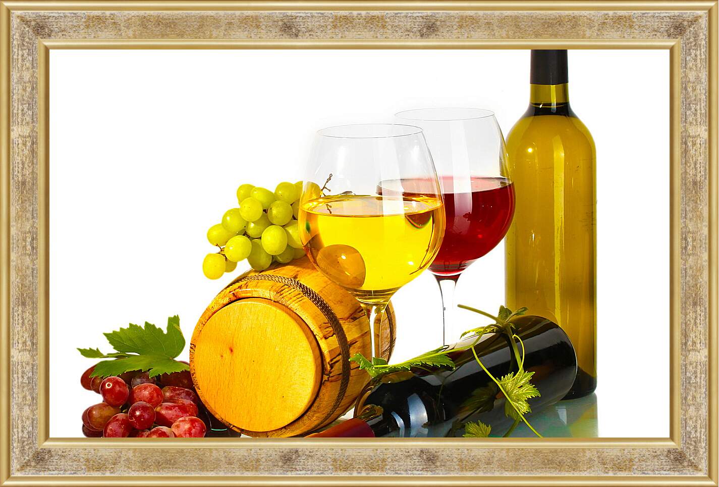 Картина в раме - Виноград на бочке и бокалы белого и красного вина