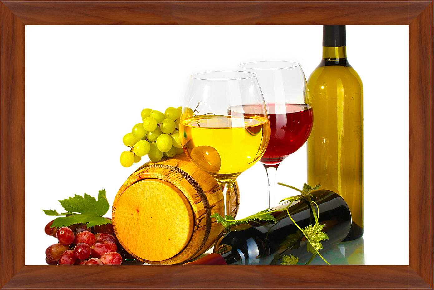 Картина в раме - Виноград на бочке и бокалы белого и красного вина