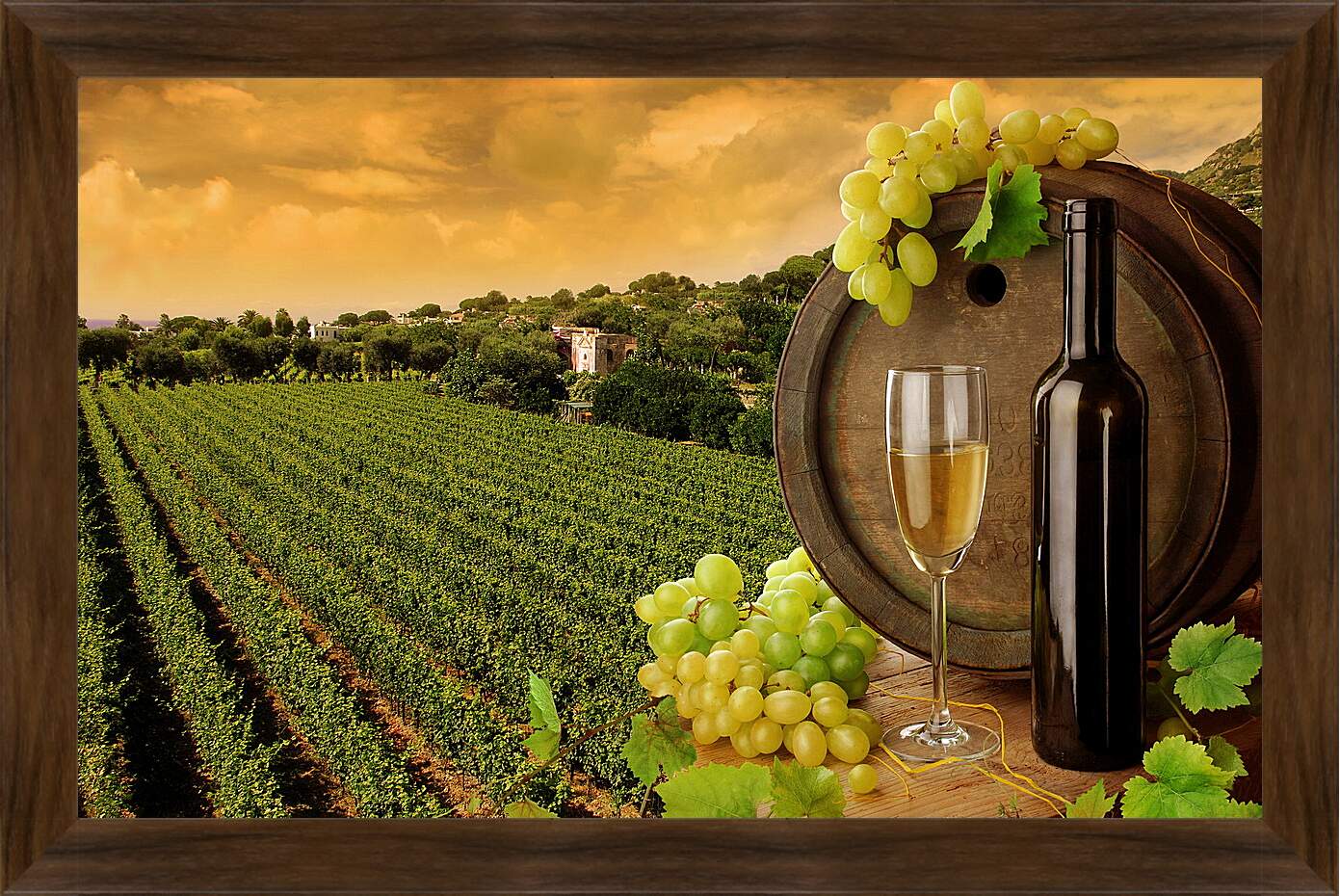 Картина в раме - Гроздь винограда на бочке и бокал вина с бутылкой