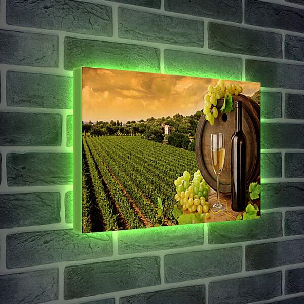 Лайтбокс световая панель - Гроздь винограда на бочке и бокал вина с бутылкой