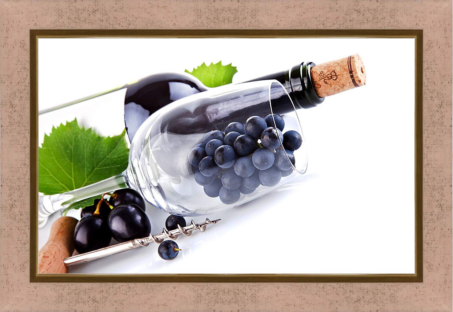 Картина в раме - Бутылка вина и виноград в бокале