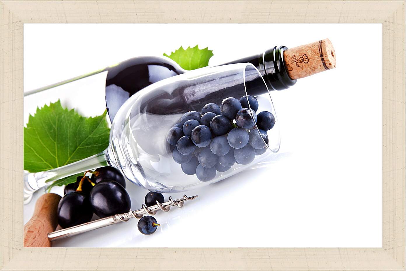 Картина в раме - Бутылка вина и виноград в бокале