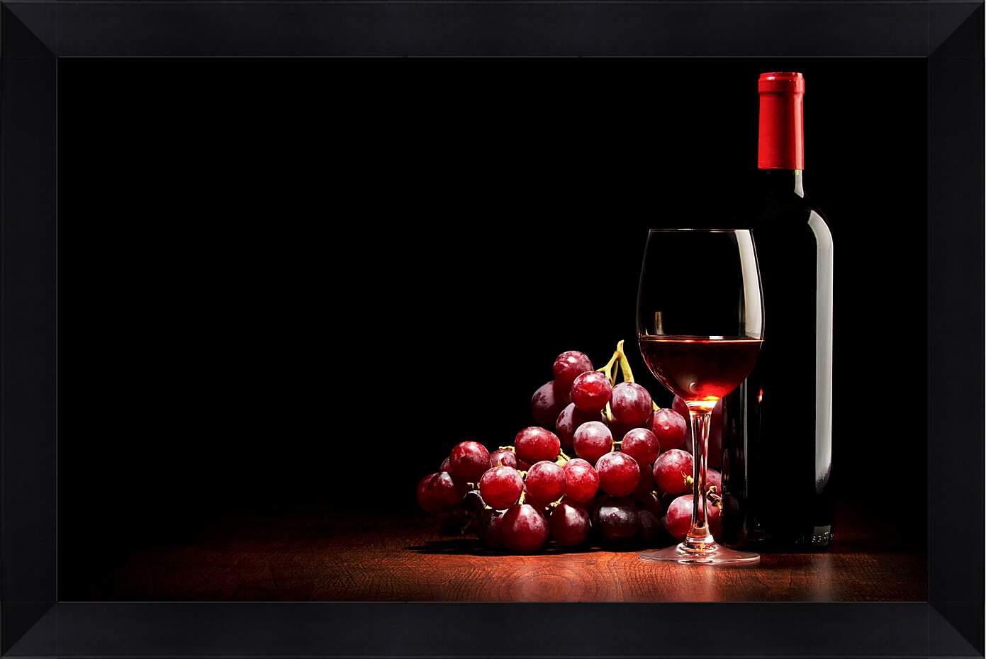 Картина в раме - Гроздь винограда, бутылка и бокал красного вина