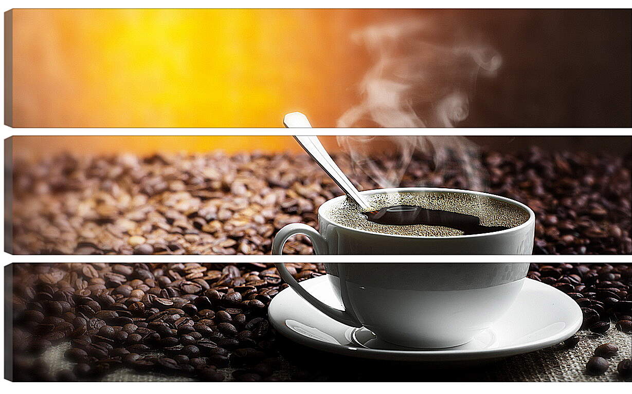 Модульная картина - Горячая чашка кофе на фоне кофейных зёрен