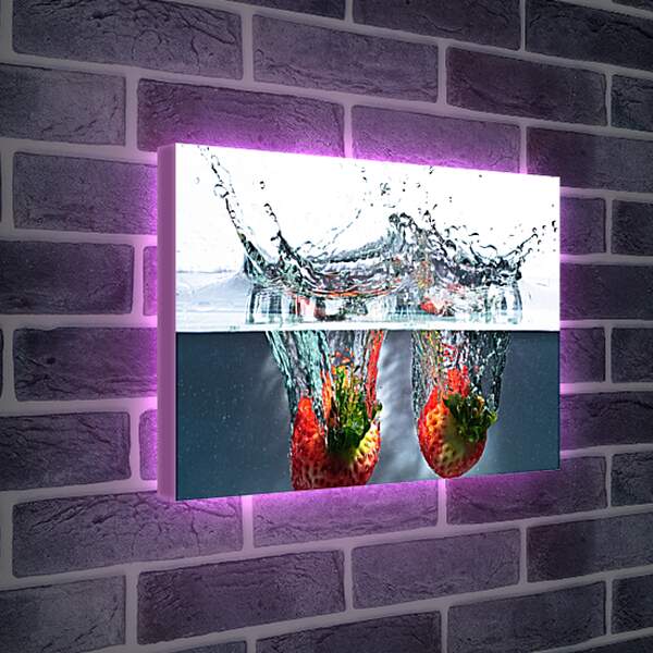 Лайтбокс световая панель - Две клубники под водой