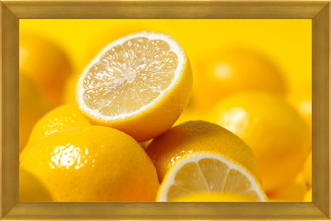 Картина в раме - Целые и половинки лимонов