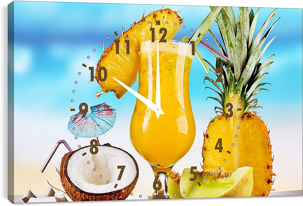 Часы картина - Коктейль из ананаса и кокос на столе