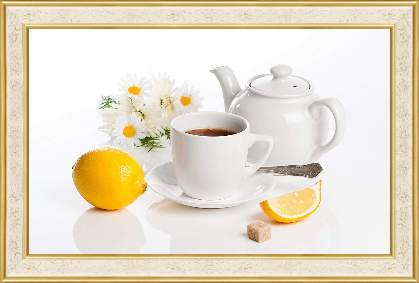 Картина в раме - Чай с лимоном и кусочек сахара