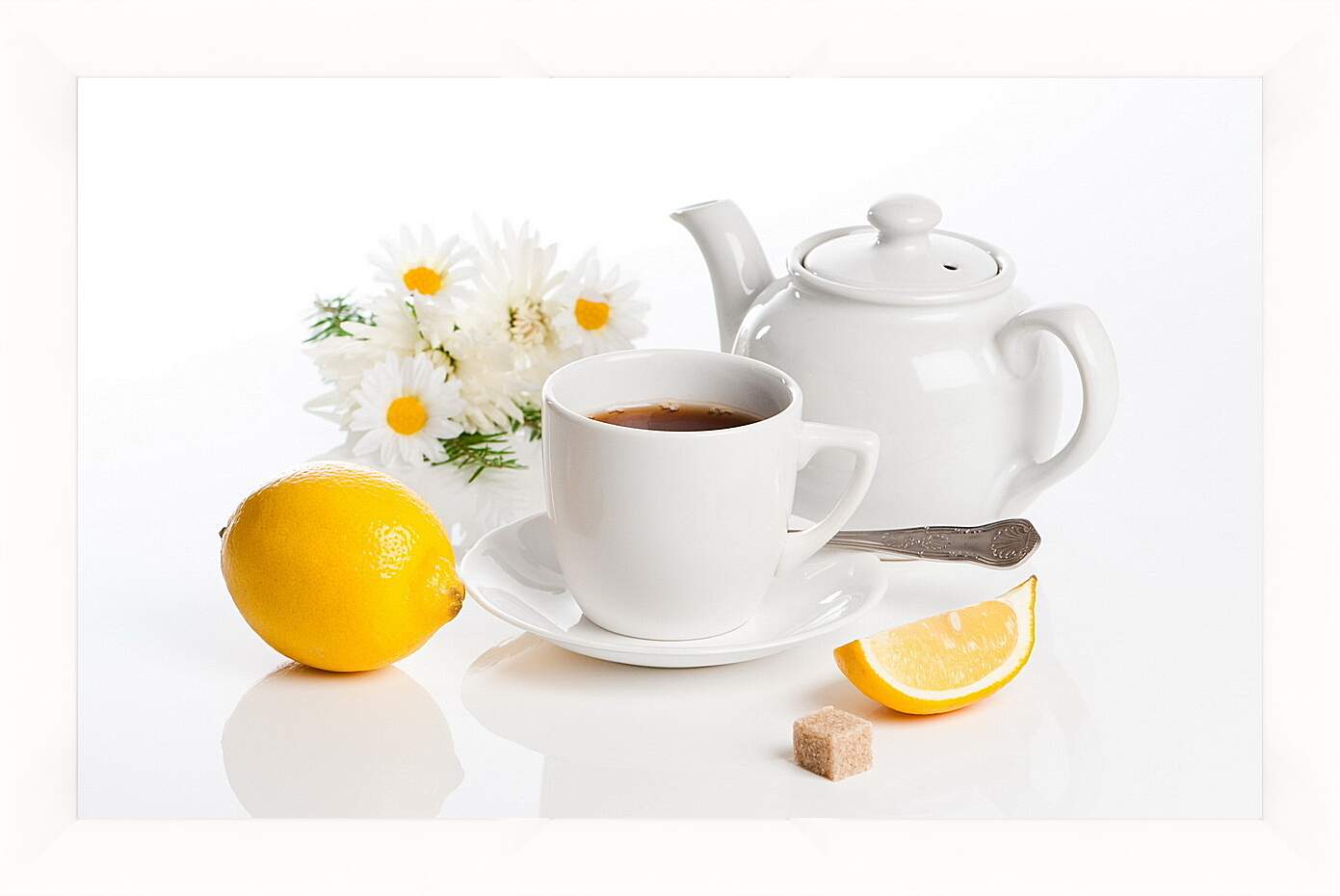 Картина в раме - Чай с лимоном и кусочек сахара