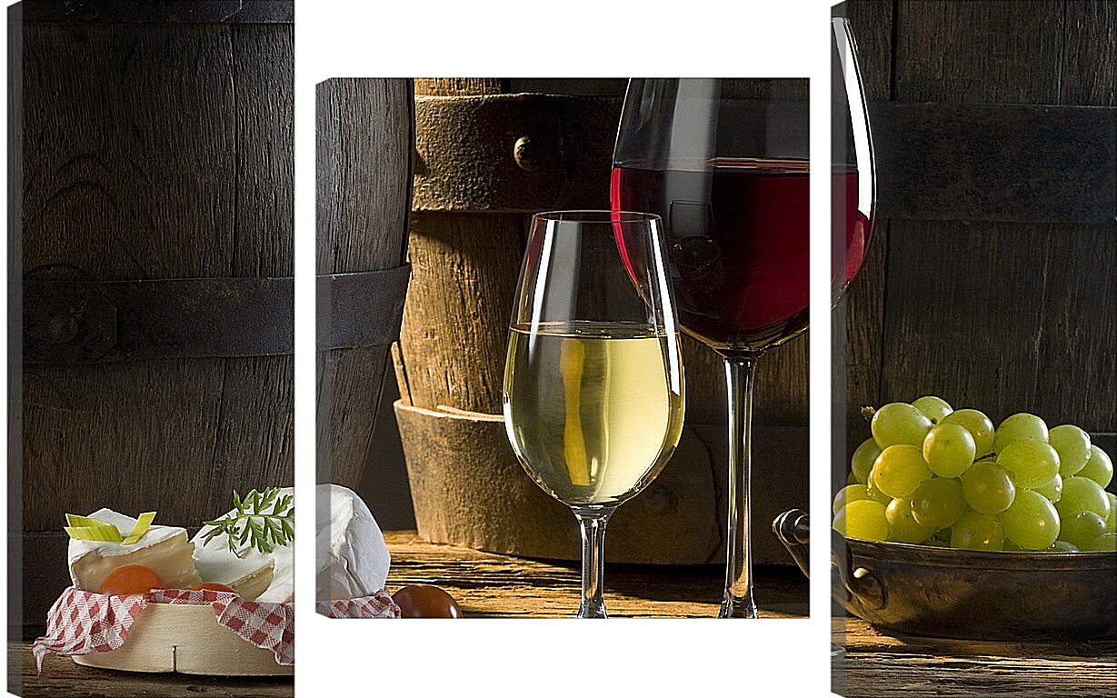 Модульная картина - Бокал красного и бокал белого вина с виноградом на столе